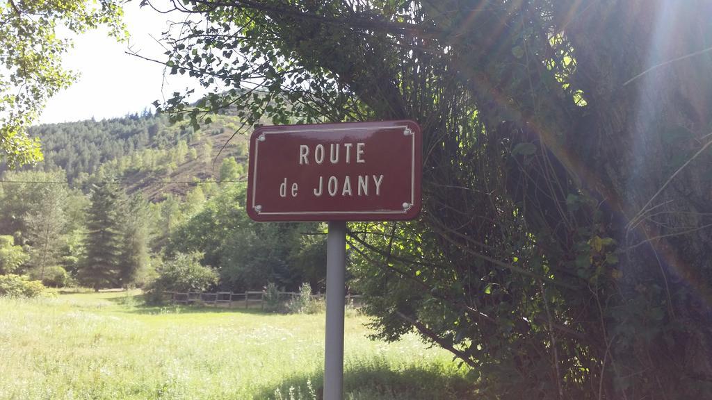 Cedres Bleus De Joany Chez Nathalie Viviez Zewnętrze zdjęcie